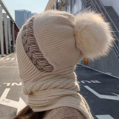 BRD® Winter | 2-in-1 Gebreide Muts en Sjaal Beige dik met pompon