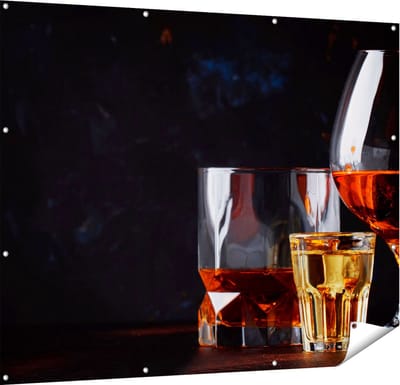 Gards Tuinposter Sterke Alcohol Drank - Glazen - 150x120 cm - Tuindoek - Tuindecoratie - Wanddecoratie buiten - Tuinschilderij