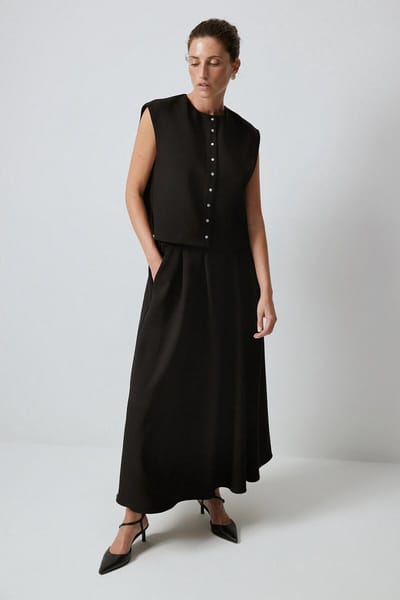 Touché Privé - Crepe set van gilet en rok met parelmoer drukknopen - Zwart - Dames