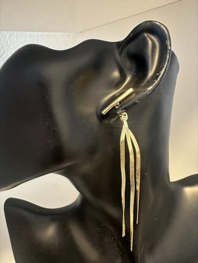 Lange kwast dangel oorbellen | Make up | Parfum | Moederdag | Verjaardagscadeau| Cadeautje| Valentijnsdag| Kado | sieraden | vaderdag | oorbellen | oorsieraden