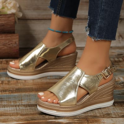 Sandales à talons bouche de poisson creux de grande taille européennes et américaines pour femmes, nouveau style de gâteau éponge à semelle épaisse, sandales à boucle brillante de couleur vive 42 brown