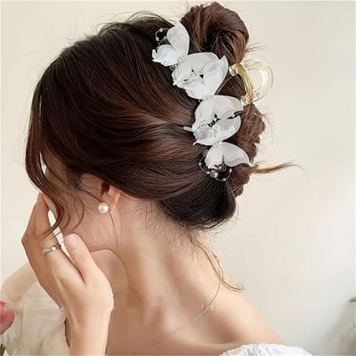 Elegante Vlinder Haarclip Versierd met Strass Steentjes en Kralen Y2K Geïnspireerd, Grote Fee Stijl Vrouwen Haaienklem Perfect voor Bruiloften, Kerst wit