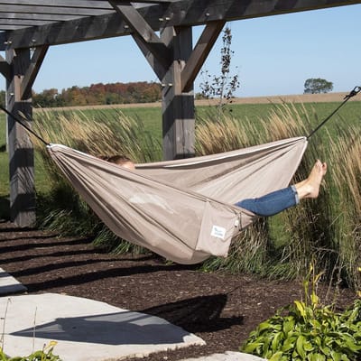 Hangmat Netstof - Tweepersoons Relax - Buiten Ontspannen - Ingebouwd Opbergzakje - 325 x 200 cm - Zand Lichtblauw