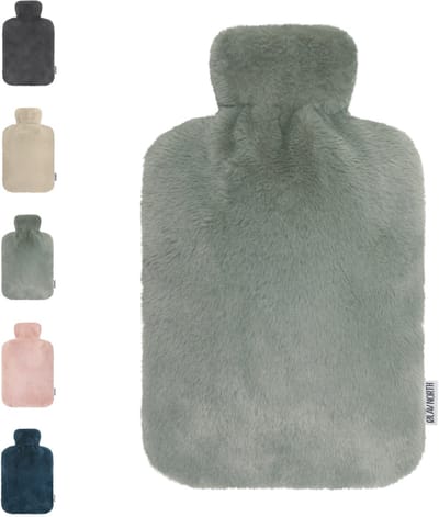 Ølav North – Kruik met Nordic Fur hoes - Incl geschenkverpakking - Tot 6 uur warmte - Heerlijk zacht - Warmwaterkruik - 1.8 liter – Forest Green - Cadeau voor haar, hem, vrouw, vriendin