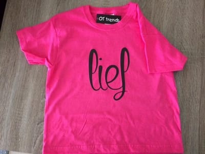 Meisjes shirt met opdruk ''lief''
