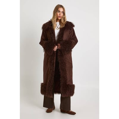 boohoo Dames Namaakbontaccent Namaaksuede Maxi Jas | Chocolate | Maat: 12