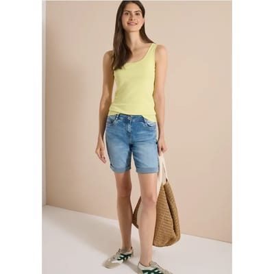 High Waist Slim Leg Shorts in Slim Fit