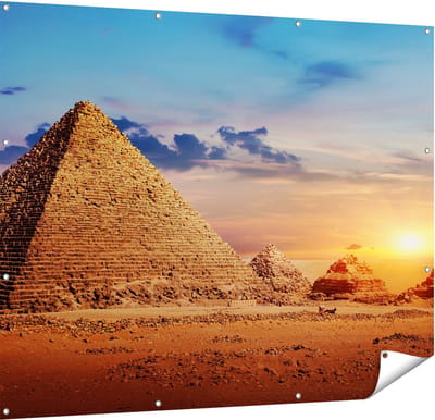 Gards Tuinposter Egyptische Piramides in de Woestijn - 150x120 cm - Tuindoek - Tuindecoratie - Wanddecoratie buiten - Tuinschilderij