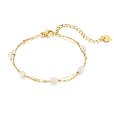 Twice As Nice Armband in goudkleurig edelstaal, dubbele ketting met 5 zoetwaterparels 15cm+4cm