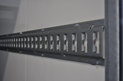 Rails voor ladingzekering 2,5 mm dikte -150 & 250 cm