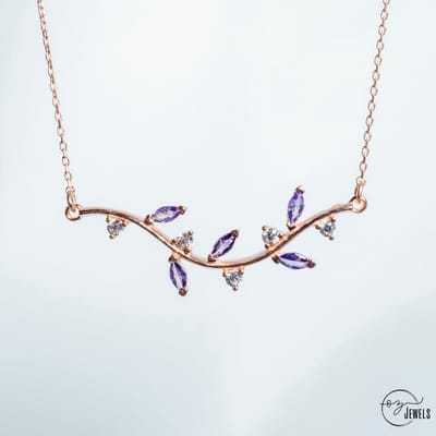 OZ Jewels Roségoud Gekleurde Zilveren Ketting met ‘de weg van de Liefde’ Design Versierd met Synthetische Amethist en Zirkonium - Moederdag - Valentijnsdag - Cadeau - Mother's Day - Valentine's Day - Gift