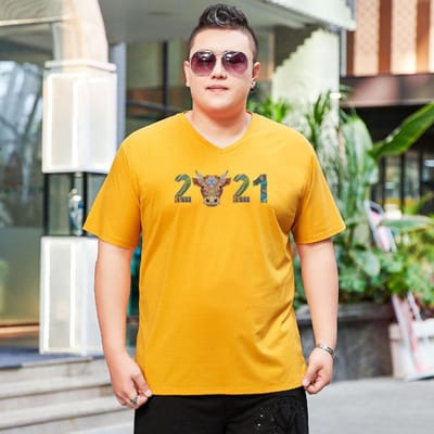 Gros homme surdimensionné populaire T-shirt à manches courtes gros homme vêtements d'été Plus gros grande taille col en v T-shirt haut XXXXXL 7XL jaune