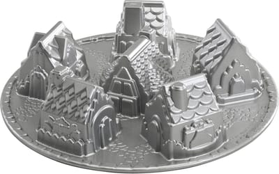 Bakvorm "Cozy Village Baking Pan" - Nordic Ware | Sparkling Silver Holiday