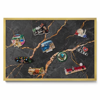 Tulup Magneetbord met Gouden Frame - Zwart Magneetbord met Ontwerpen - 60 cm x 40 cm - Versierd donker marmer - Magnetisch Wandbord - Magnetisch Bord Kindvriendelijk - Memobord Magnetisch