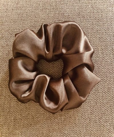 Scrunchie satijn XL handgemaakt - bruin - donker bruin / brown - dark brown satine - handmade