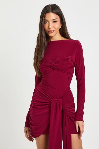 boohoo Dames Gerimpelde Mini Jurk met Twist Detail | Bordeaux Rood | Maat: 38