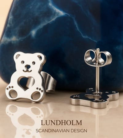 Lundholm Oorknopjes Beertjes - Premium Stainless Steel Zilver Kleurig - Cadeautje Oorbellen Knuffelbeer - Luxe Geschenkverpakking