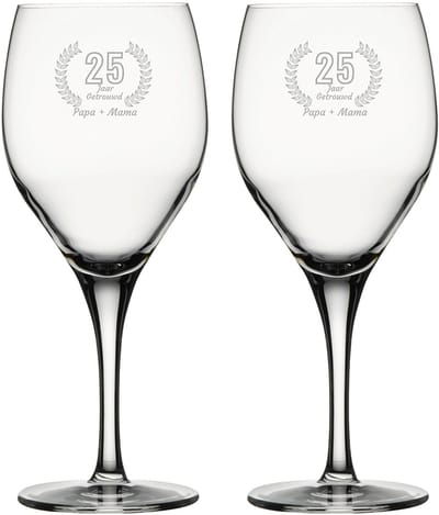 Gegraveerde witte wijnglas 34cl Papa + mama 25 jaar getrouwd