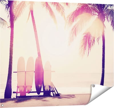 Gards Tuinposter Tropisch Strand met Surfborden - 100x80 cm - Tuindoek - Tuindecoratie - Wanddecoratie buiten - Tuinschilderij