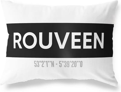 Tuinkussen ROUVEEN - OVERIJSSEL met coördinaten - Buitenkussen - Bootkussen - Weerbestendig - Jouw Plaats - Studio216 - Modern - Zwart-Wit - 50x30cm