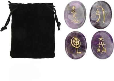 Dailygoods- Reiki Stenen Set van 4 - Natuurlijke Kristallen - Gegraveerde Reiki Symbolen - Meditatie Ornament - Energiegenezing - Inclusief Opbergtas - Healing Crystals