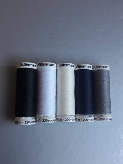 Gütermann allesnaaigaren 5 x 200 meter zwart/wit/off white / grijs/donker blauw