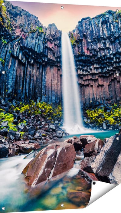 Gards Tuinposter Waterval in IJsland - 80x120 cm - Tuindoek - Tuindecoratie - Wanddecoratie buiten - Tuinschilderij