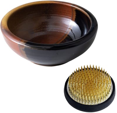 Minoyaki Ikebana Essentiële Gereedschap Set – Kleine Zwart & Rode Keramische Vaas & 61 mm Messing Kenzan, Bloemschikken Pin Kikker, Rond – Made in Japan – Voor Ikebana Bloemstukken