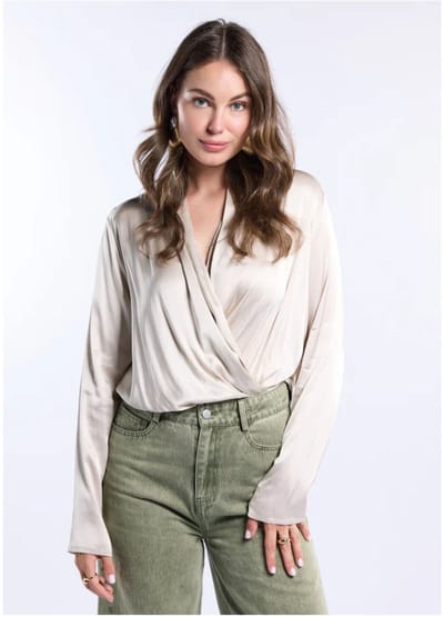 Freebird Wv-vis-satin-str-26-1 Tops & T-shirts Dames - Shirt - Creme - Maat M