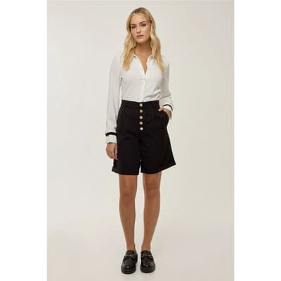 Hoge Taille Plooien Midi Shorts met Knopdetail
