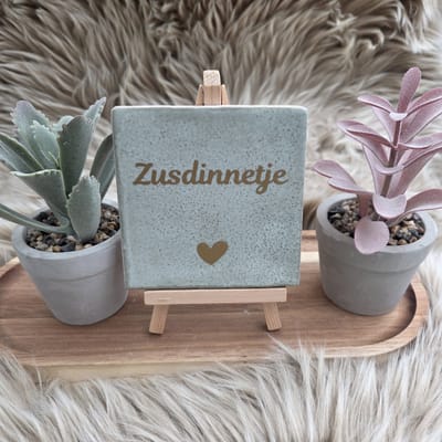 Robuust Wenstegeltje – Zusdinnetje – 10x10 cm – Lief Cadeau voor Zus of Beste Vriendin – Stijlvolle Wanddecoratie met Betekenis – Trendy nu