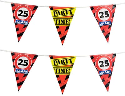 25 jaar vlaggenlijnen waarschuwingsborden - 2x - 10 meter - Feestartikelen/versiering - 25 jarige verjaardag - plastic