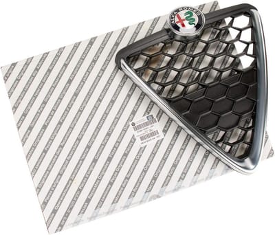 Voorgrille Honingraat met Chrome Rand voor Giulietta 2016 Restyling Reserveonderdelen