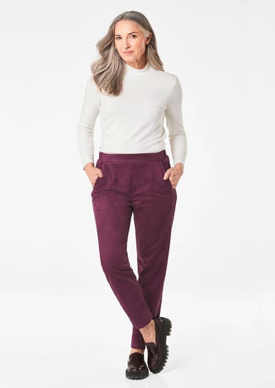 Broek LOUISA in suèdelook - bessen - Gr. 42 van Goldner Fashion