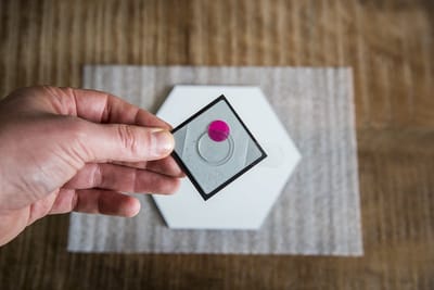 Hexagon Fix | Zelfklevend Magnetische Ophangplaat voor Dibond / Forex Fotopaneel | Inclusief bevestigingsmateriaal