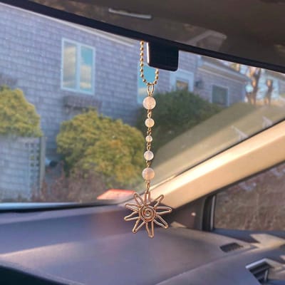 Zon Hanger Auto Bedeltje, Achteruitkijkspiegel Accessoires Schattig Boho Hangend Zon Auto Decor Handgemaakt Helende Kristallen Stenen Ornament Cadeaus 1pc gray
