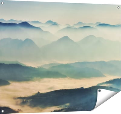 Gards Tuinposter Heuvel Landschap tijdens de Mist - 100x80 cm - Tuindoek - Tuindecoratie - Wanddecoratie buiten - Tuinschilderij