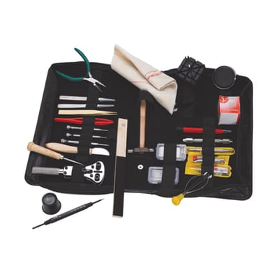Horlogegereedschap van Selva – 25-delige professionele gereedschapsset in leren etui met alles wat een horlogemaker nodig heeft om batterijen of horlogebandjes te vervangen.