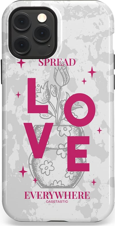 Casetastic hoesje geschikt voor Apple iPhone 12 / Apple iPhone 12 Pro - MagSafe - Dubbellaagse bescherming - Spread Love Everywhere - Grijs Roze - Valentijn - Valentine - Fashion Case - Lichtgrijs Wit Roze