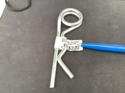 borgveer dubbel sterk. 5 mm. dik x 100mm. lang verzinkt. borgclip'haarspeld.