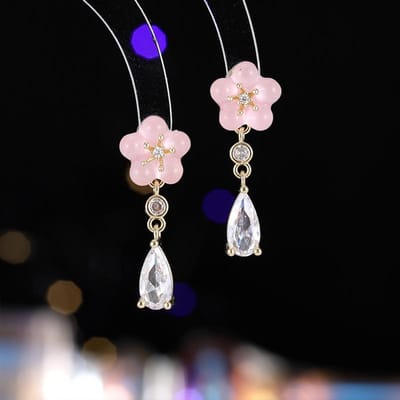 Dames Licht Luxe Ontwerp Elegante Bloem Druppel Hanger Oorbellen Modieus En Veelzijdig Niche Ontwerp Oorbellen white