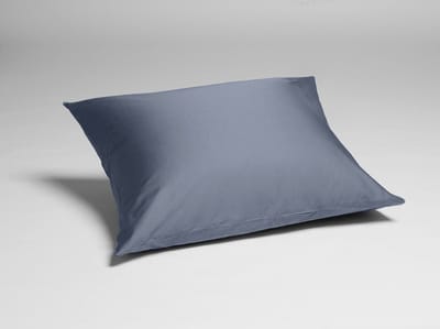Yumeko kussensloop katoensatijn misty blauw 65x65 - Bio, eco & fairtrade - 1 stuk