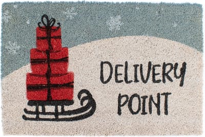 Buitenmat - Deurmat buiten - Deurmat Kerst - Kerst met slee Delivery Point - 60cm x 40cm x 1.5cm (LxBxH) - Rood, wit en zwart