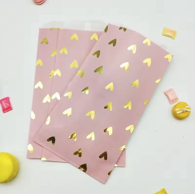 CHPN - Cadeauzakjes - Traktatiezakje - Zakje met hartjes - Bruid/rood - Uitdeelzakjes - Cadeaupapier - Pieren zakje - Cadeau - 10 stuks - 19/12 CM