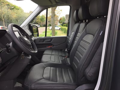 Pasvorm stoelhoezen Volkswagen Crafter / e-Crafter 2017-heden (past op standaard stoel en duobank met split in zitting) -