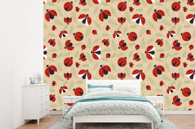 Behang - Fotobehang Lieveheersbeestje - Bladeren - Design - Breedte 360 cm x hoogte 260 cm