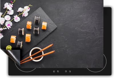 Chefcare Inductie Beschermer Sushi met Bloemen op Zwarte Marmer - 60x50 cm - Afdekplaat Inductie - Kookplaat Beschermer - Inductie Mat