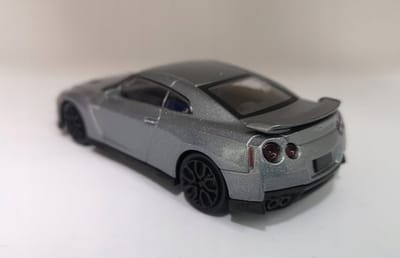 Bburago 1:43 Nissan GT-R Street Fire Metaal Modelauto