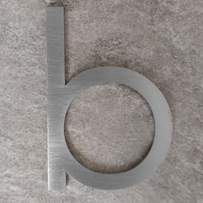 Logixbox - Huisletter b - RVS huisnummer plakken op je brievenbus met 3M, strak en makkelijk - Materiaal: RVS - Hoogte: 12cm - Kleur: RVS - Montage: 3M sticker - Type RVS/120/Light/b