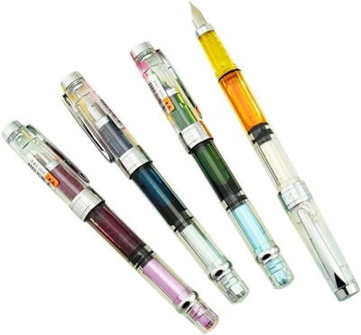 Fountain pen set met 4 kleuren en zilveren accenten, ideaal voor schrijven en tekenen